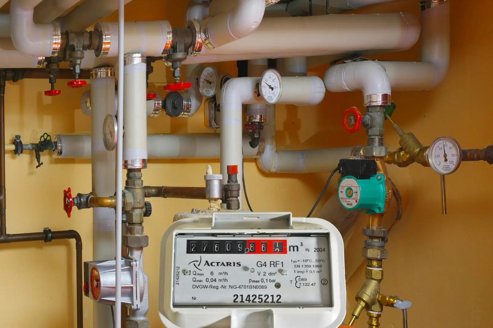 Chauffagiste Pontivy assurant l’installation et l’entretien d’une chaudière gaz sécurisée et performante